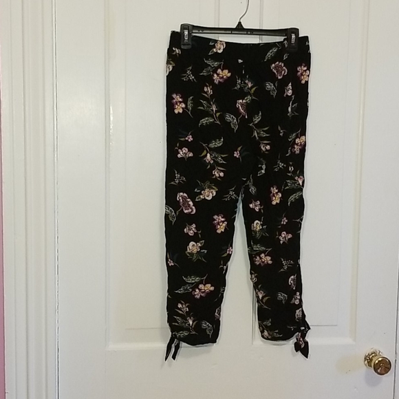 Capri's - Picture 2 of 3